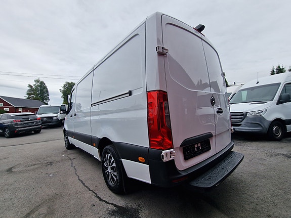 Mercedes-Benz Sprinter 9 of 30