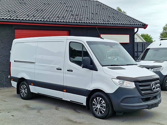 Mercedes-Benz Sprinter 26 of 30
