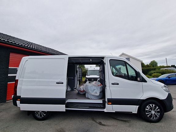 Mercedes-Benz Sprinter 3 of 30
