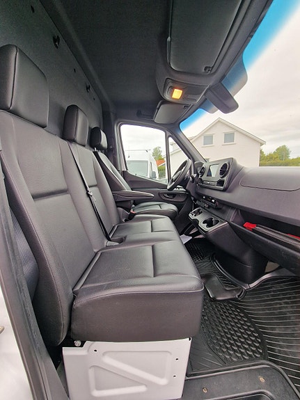 Mercedes-Benz Sprinter 14 of 30
