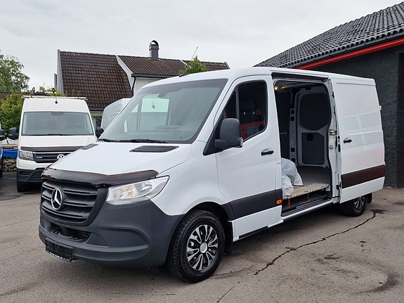 Mercedes-Benz Sprinter 29 of 30