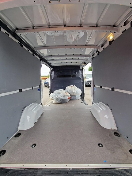 Mercedes-Benz Sprinter 18 of 30