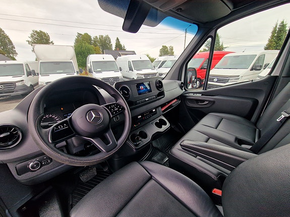 Mercedes-Benz Sprinter 11 of 30
