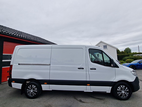 Mercedes-Benz Sprinter 7 of 30