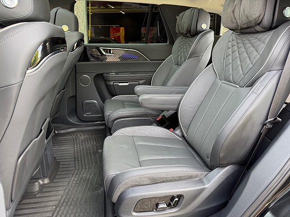 Hongqi E-HS9 30 of 30