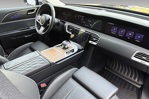 Hongqi E-HS9 26 of 30