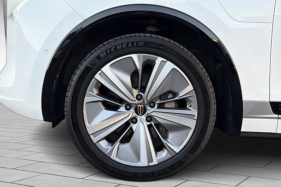 Hongqi E-HS9 7 of 30