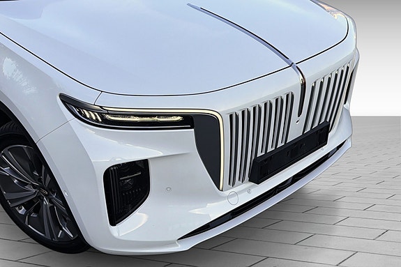 Hongqi E-HS9 2 of 30