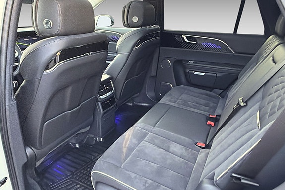 Hongqi E-HS9 28 of 30