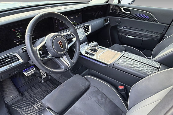 Hongqi E-HS9 18 of 30