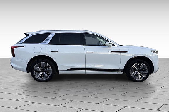 Hongqi E-HS9 14 of 30