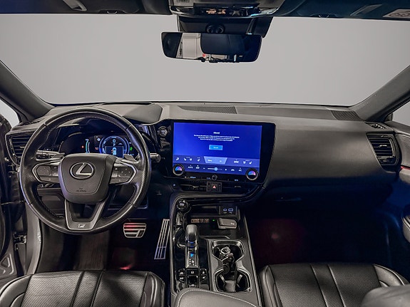 Lexus NX450h 14 of 30