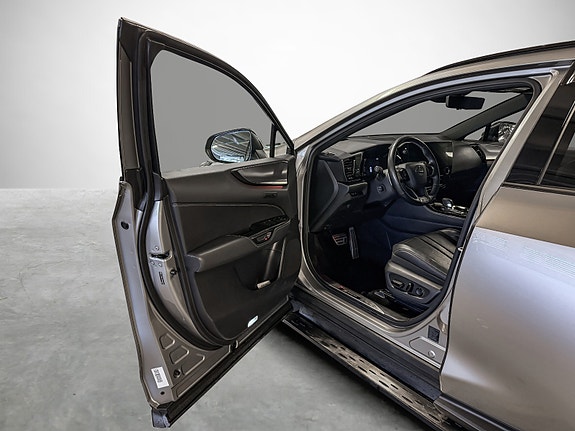 Lexus NX450h 9 of 30