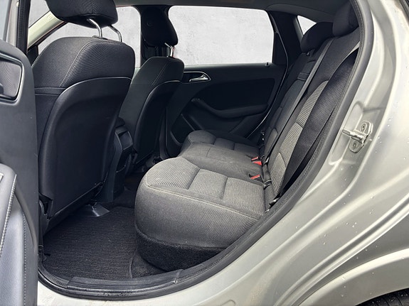 Mercedes-Benz B-Electric 29 of 30