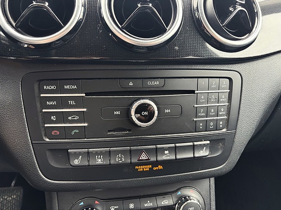 Mercedes-Benz B-Electric 24 of 30
