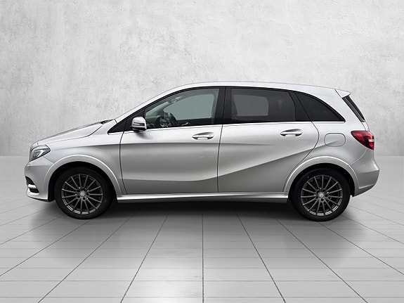 Mercedes-Benz B-Electric 8 of 30