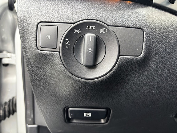 Mercedes-Benz B-Electric 12 of 30