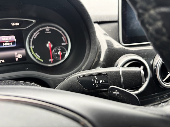 Mercedes-Benz B-Electric 18 of 30