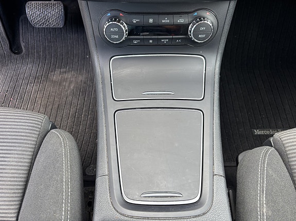 Mercedes-Benz B-Electric 22 of 30