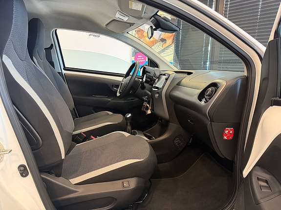Toyota Aygo 9 of 12