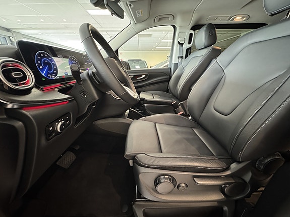 Mercedes-Benz EQV300 4 of 24