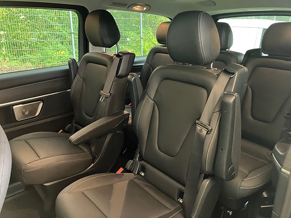 Mercedes-Benz EQV300 20 of 24
