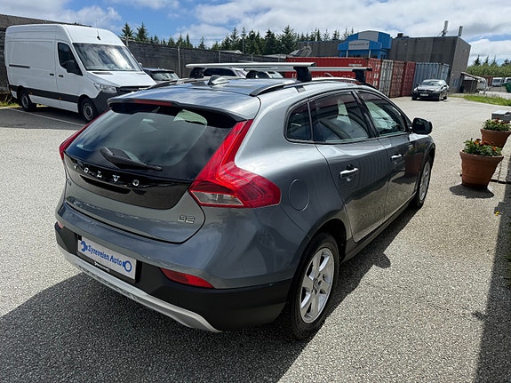 Volvo V40 Cross Country 5 of 14