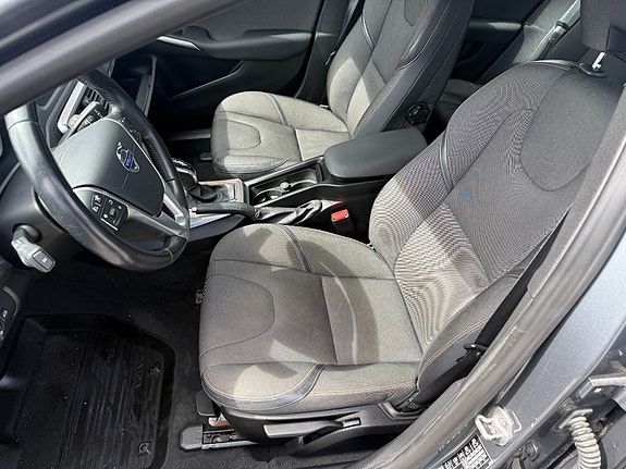 Volvo V40 Cross Country 12 of 14