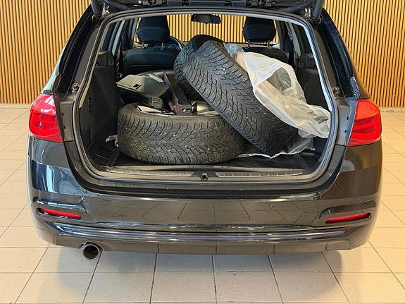 BMW 318i 10 of 21