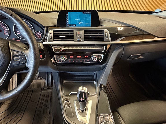 BMW 318i 16 of 21