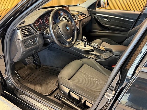 BMW 318i 12 of 21