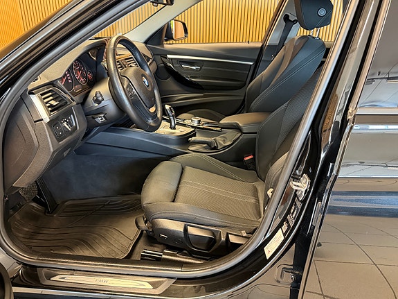 BMW 318i 13 of 21