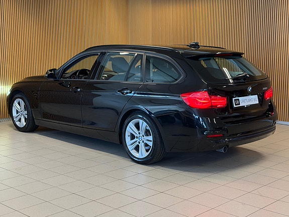 BMW 318i 7 of 21