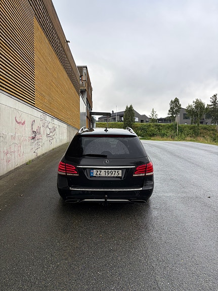 Mercedes-Benz E220 d 6 of 19