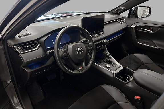 Toyota RAV4 10 of 23