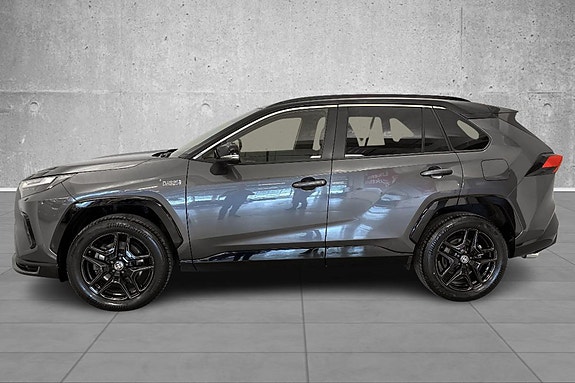 Toyota RAV4 2 of 23