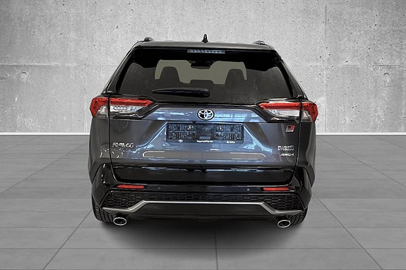 Toyota RAV4 4 of 23