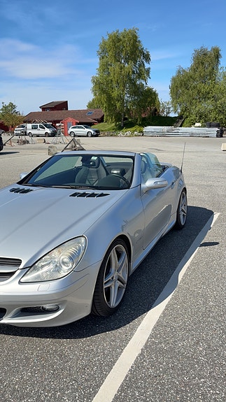 Mercedes-Benz SLK200 2 of 17