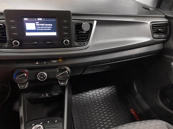 Kia Rio 10 of 15
