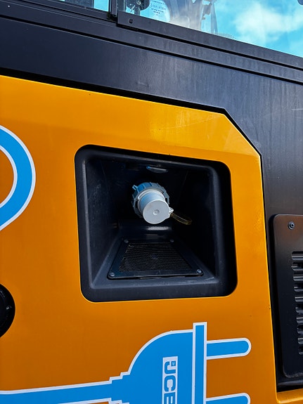 JCB 19C-1 Electric 11 of 12
