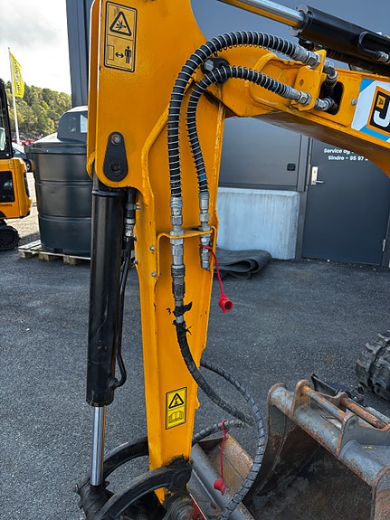 JCB 19C-1 Electric 6 of 12