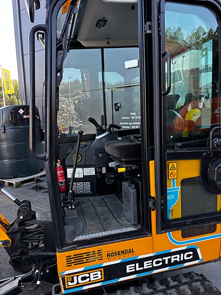 JCB 19C-1 Electric 7 of 12