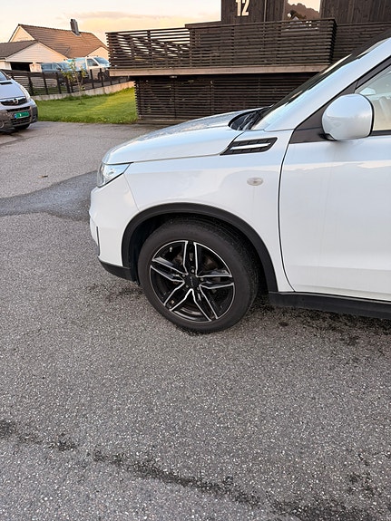 Suzuki Vitara 3 of 6