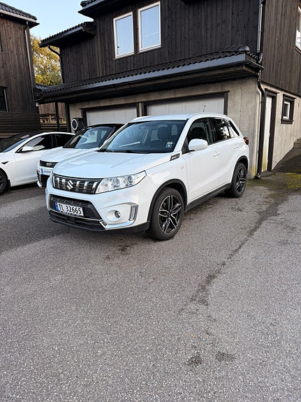 Suzuki Vitara 2 of 6