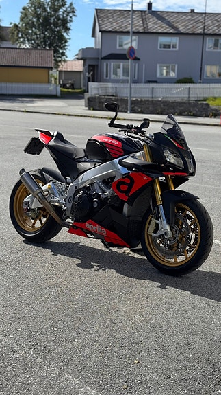 Aprilia Tuono V4 1000 R 10 of 10