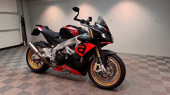Aprilia Tuono V4 1000 R 3 of 10
