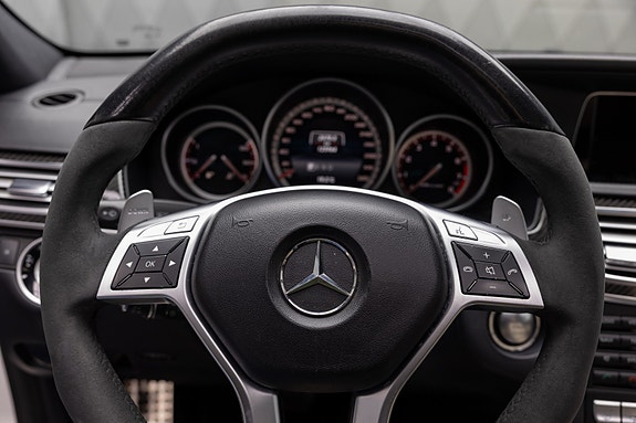 Mercedes-Benz E63 27 of 30