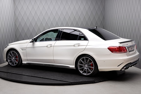 Mercedes-Benz E63 7 of 30