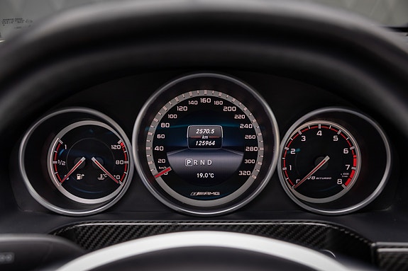 Mercedes-Benz E63 28 of 30