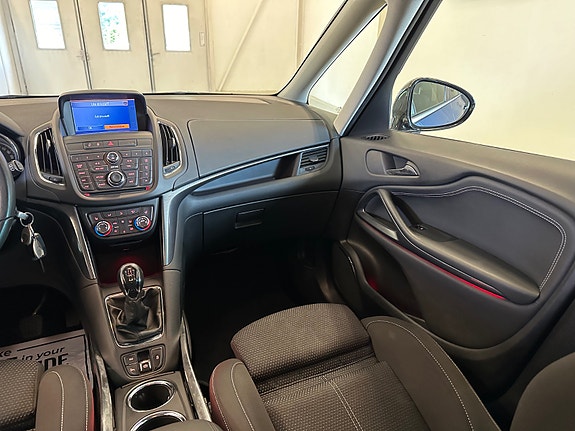 Opel Zafira Tourer 19 of 30